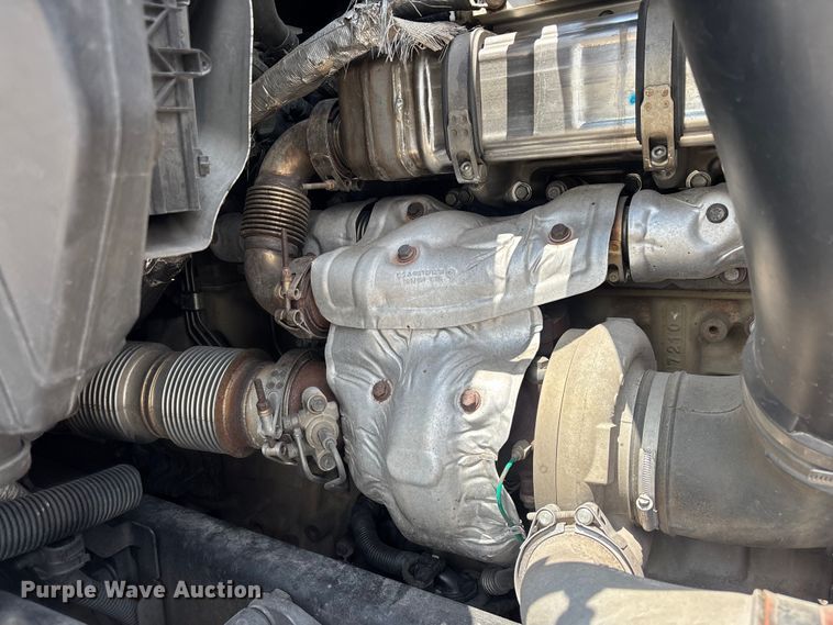 image for item YA3615 2019 Freightliner Cascadia semi truck