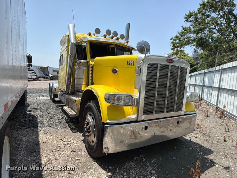 image for item YA3624 2019 Peterbilt 389 semi truck