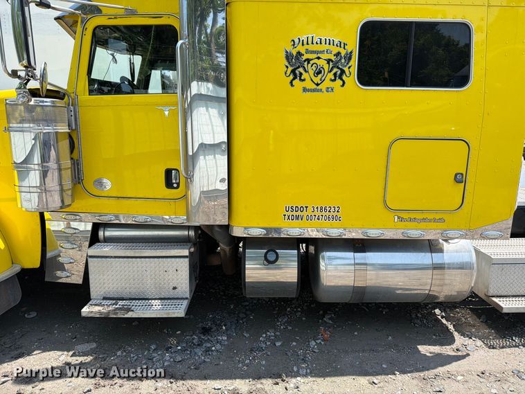 image for item YA3624 2019 Peterbilt 389 semi truck