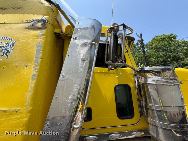 image for item YA3624 2019 Peterbilt 389 semi truck