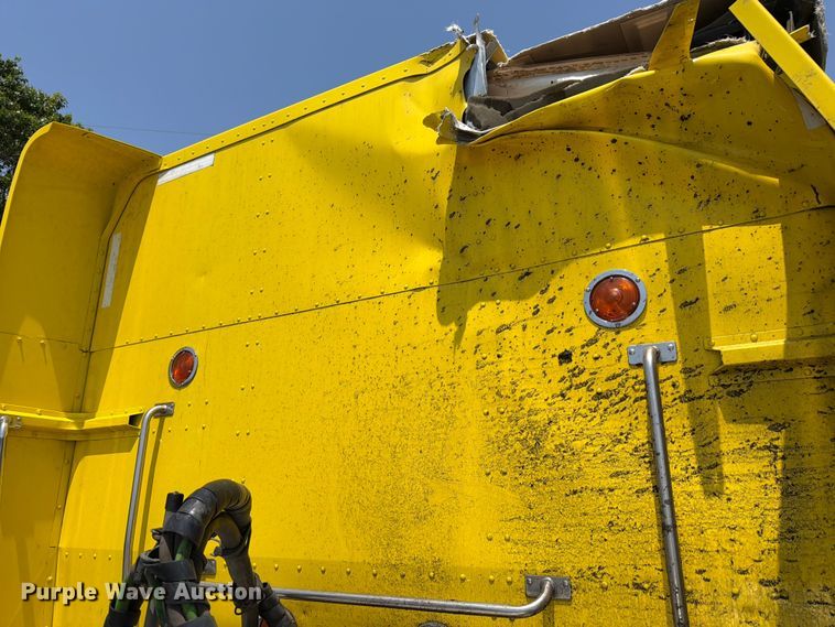 image for item YA3624 2019 Peterbilt 389 semi truck