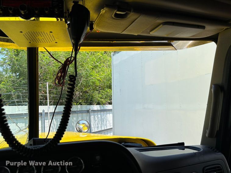 image for item YA3624 2019 Peterbilt 389 semi truck