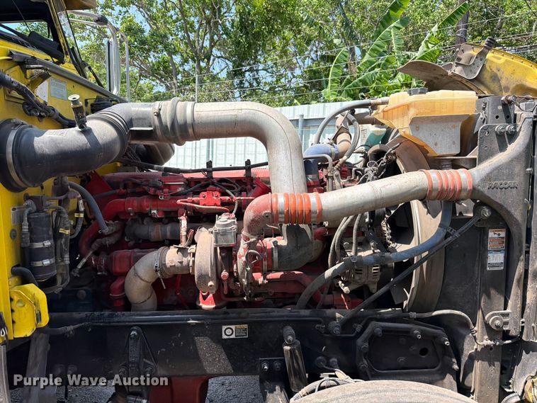 image for item YA3624 2019 Peterbilt 389 semi truck