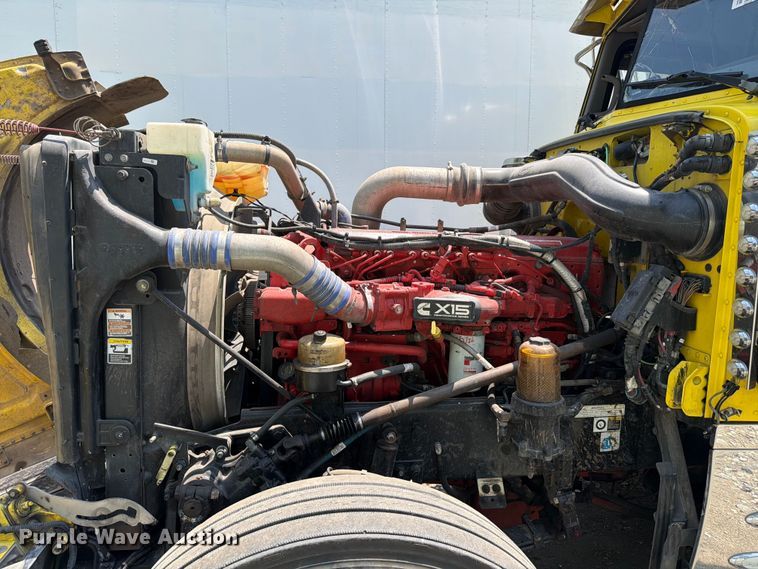 image for item YA3624 2019 Peterbilt 389 semi truck