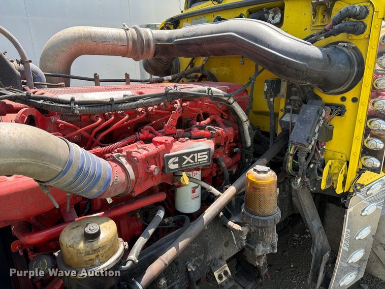 image for item YA3624 2019 Peterbilt 389 semi truck