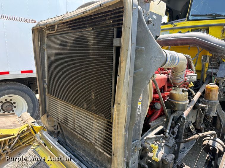 image for item YA3624 2019 Peterbilt 389 semi truck