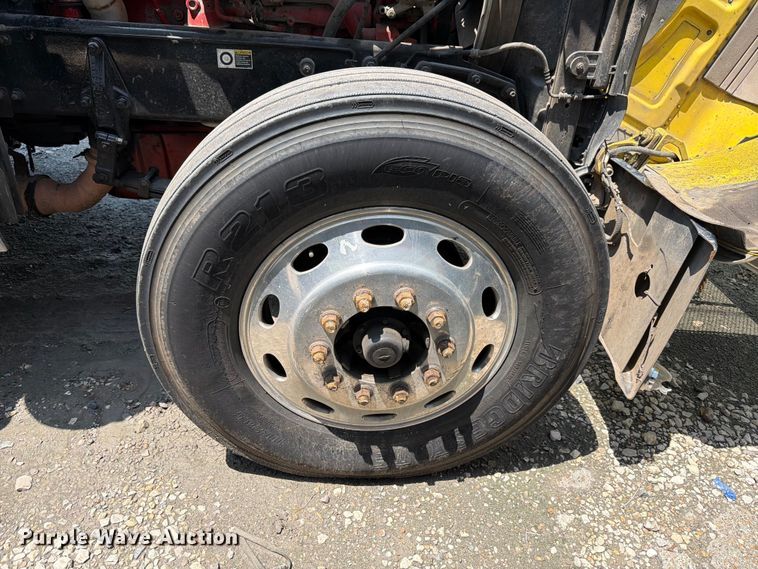 image for item YA3624 2019 Peterbilt 389 semi truck
