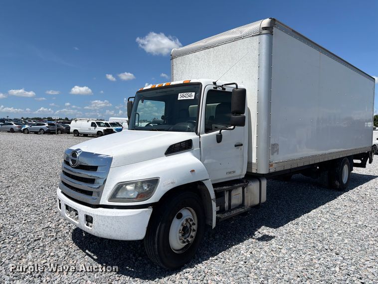2018 Hino box truck