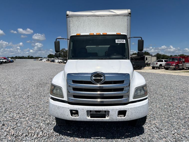 image for item YA3648 2018 Hino box truck