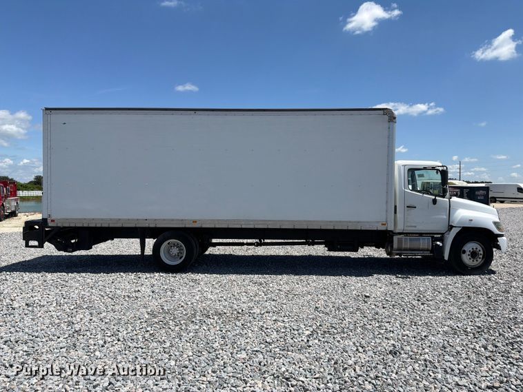 image for item YA3648 2018 Hino box truck