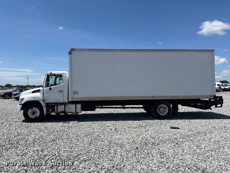 image for item YA3648 2018 Hino box truck