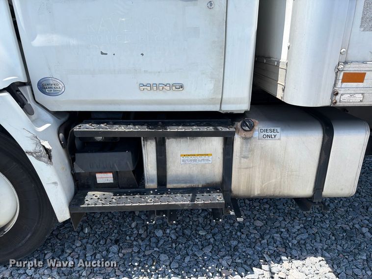 image for item YA3648 2018 Hino box truck