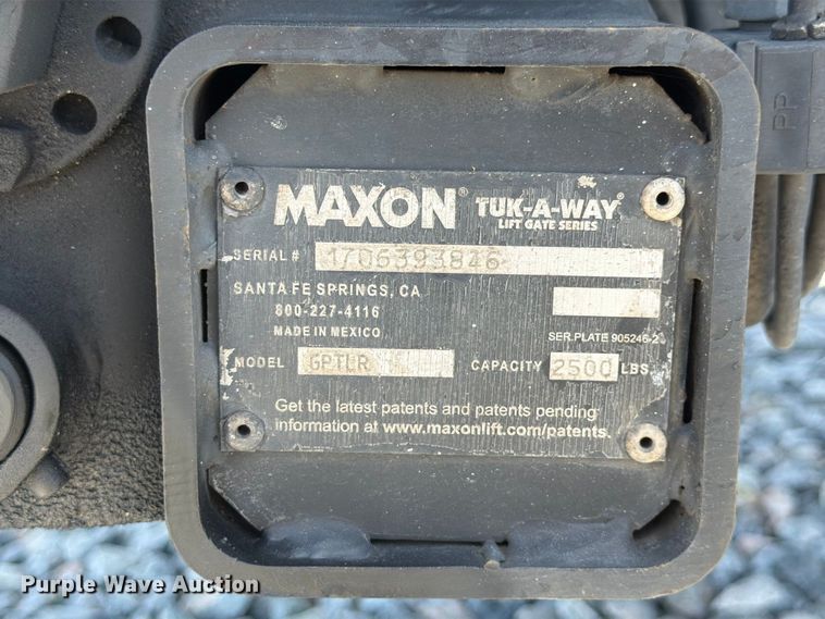 image for item YA3648 2018 Hino box truck