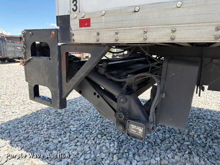 image for item YA3648 2018 Hino box truck
