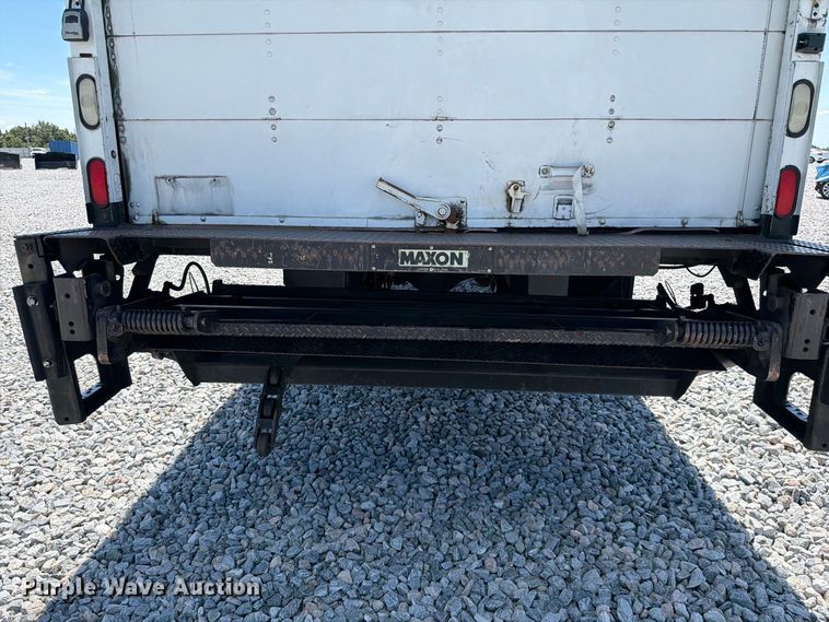 image for item YA3648 2018 Hino box truck