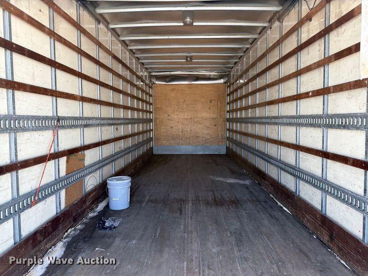 image for item YA3648 2018 Hino box truck