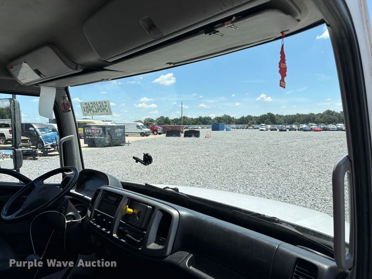 image for item YA3648 2018 Hino box truck