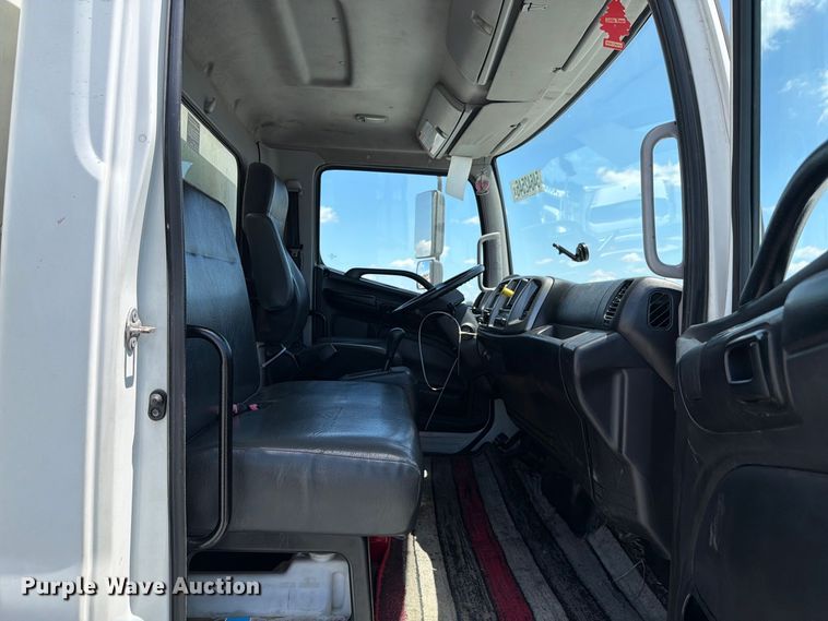 image for item YA3648 2018 Hino box truck