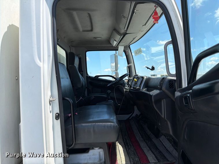 image for item YA3648 2018 Hino box truck