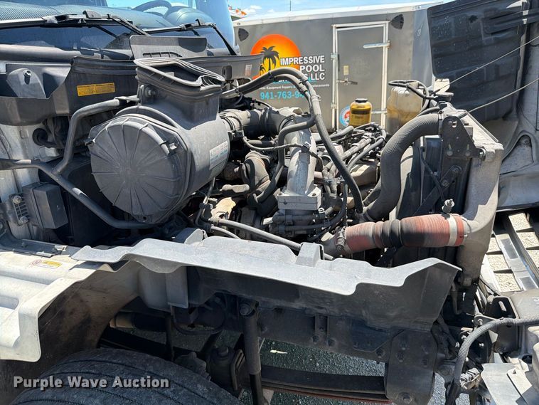 image for item YA3648 2018 Hino box truck