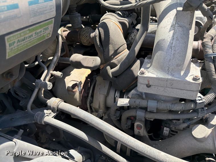 image for item YA3648 2018 Hino box truck