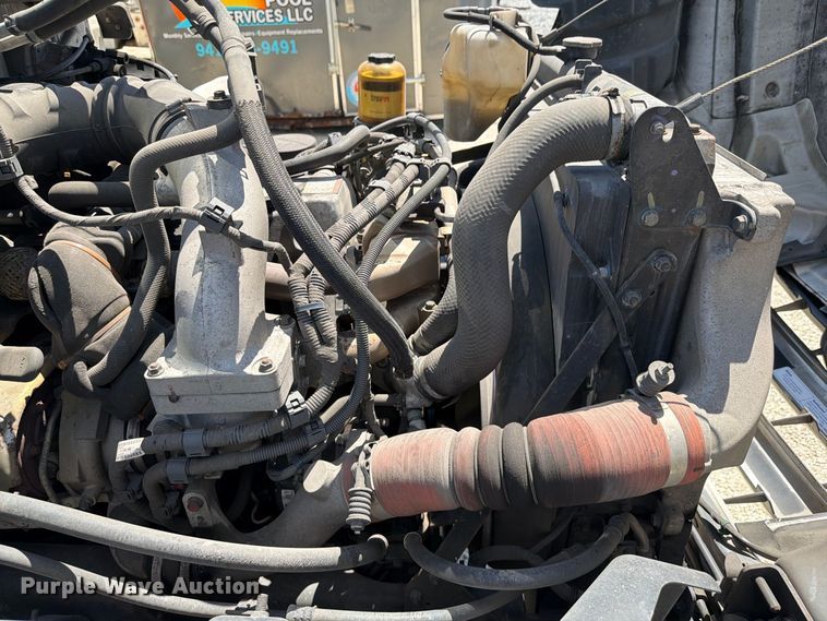 image for item YA3648 2018 Hino box truck