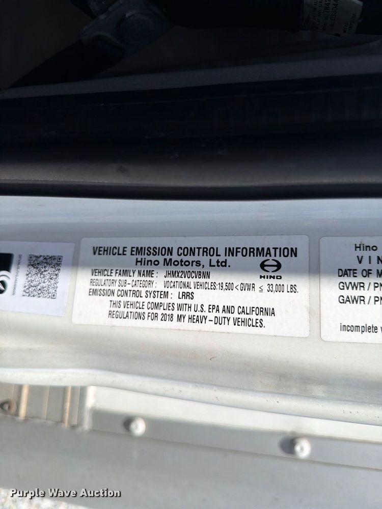 image for item YA3648 2018 Hino box truck