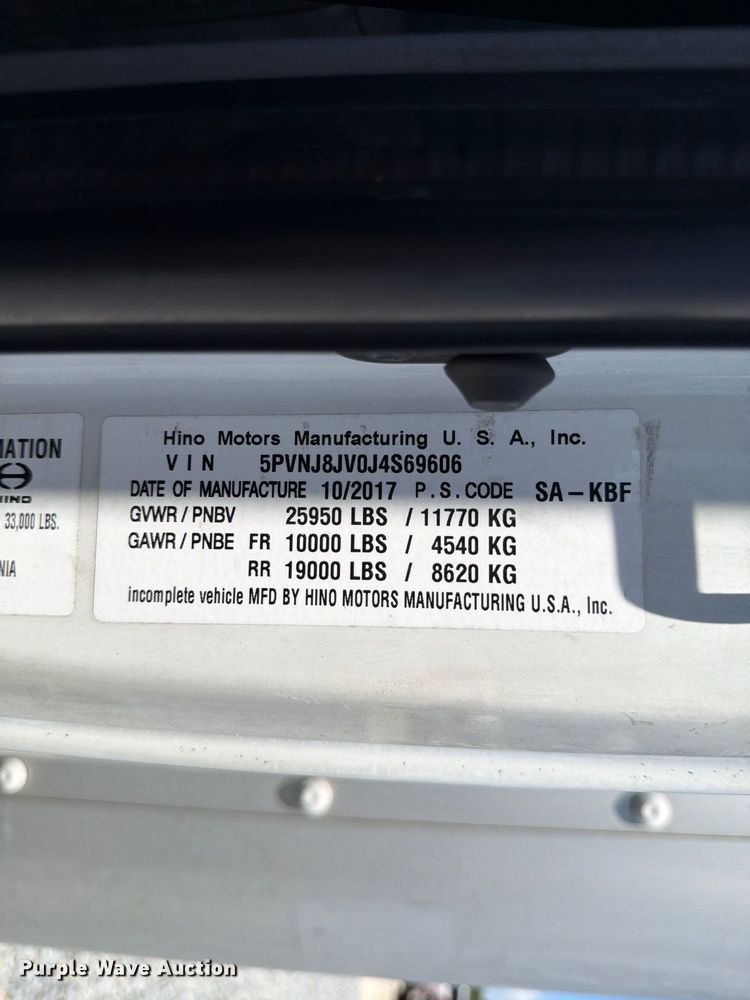 image for item YA3648 2018 Hino box truck