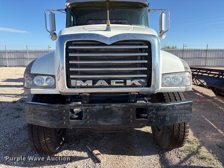 image for item YA3661 2013 Mack GU713 drilling rig truck