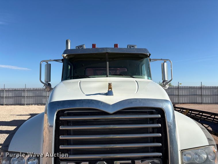 image for item YA3661 2013 Mack GU713 drilling rig truck