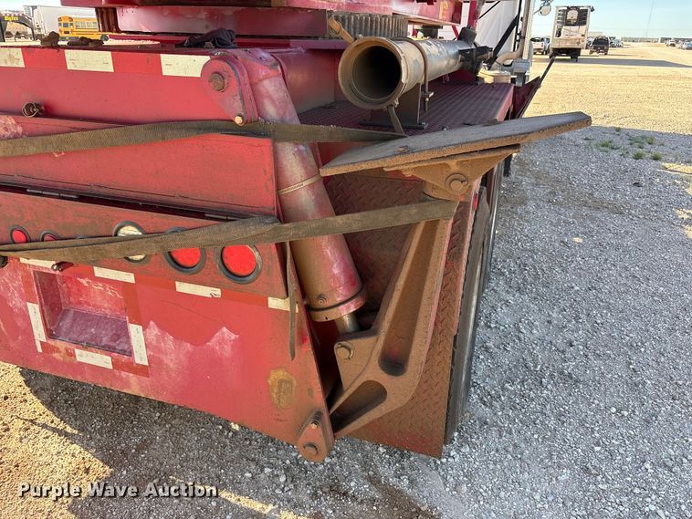 image for item YA3661 2013 Mack GU713 drilling rig truck