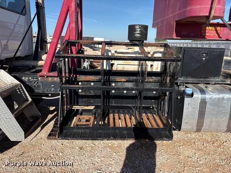image for item YA3661 2013 Mack GU713 drilling rig truck