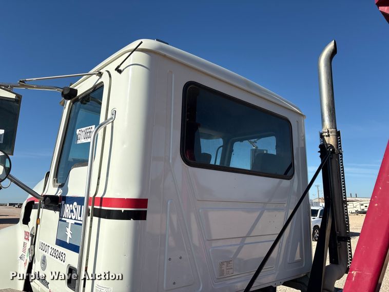 image for item YA3661 2013 Mack GU713 drilling rig truck