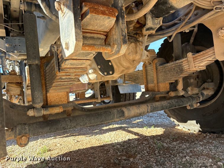 image for item YA3661 2013 Mack GU713 drilling rig truck