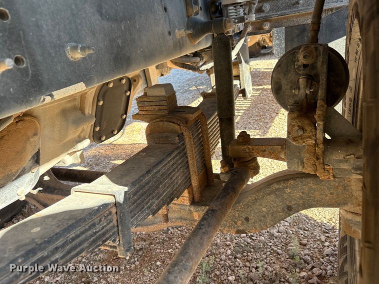 image for item YA3661 2013 Mack GU713 drilling rig truck