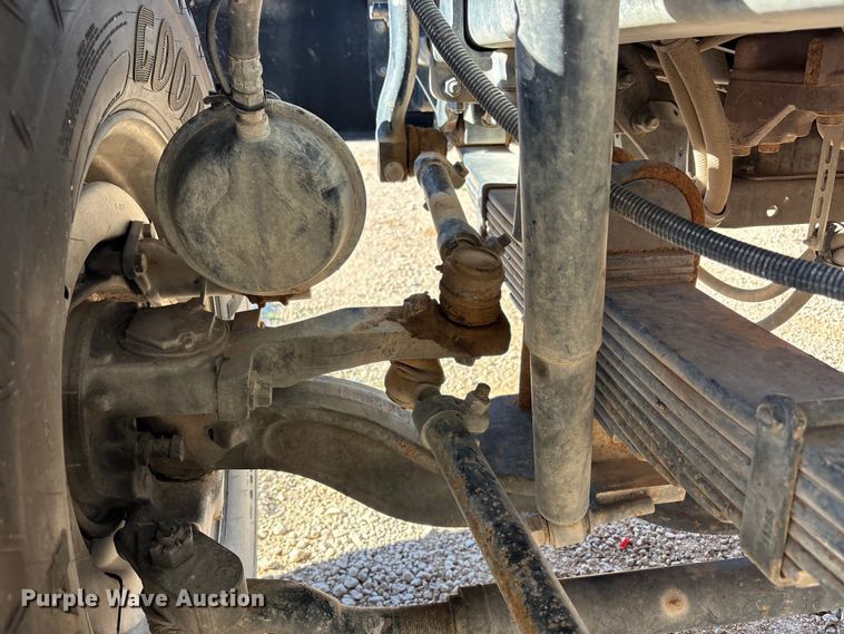 image for item YA3661 2013 Mack GU713 drilling rig truck