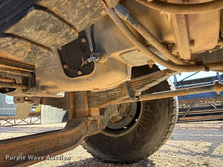 image for item YA3661 2013 Mack GU713 drilling rig truck