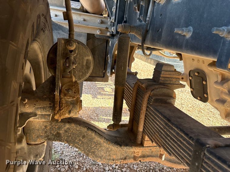 image for item YA3661 2013 Mack GU713 drilling rig truck