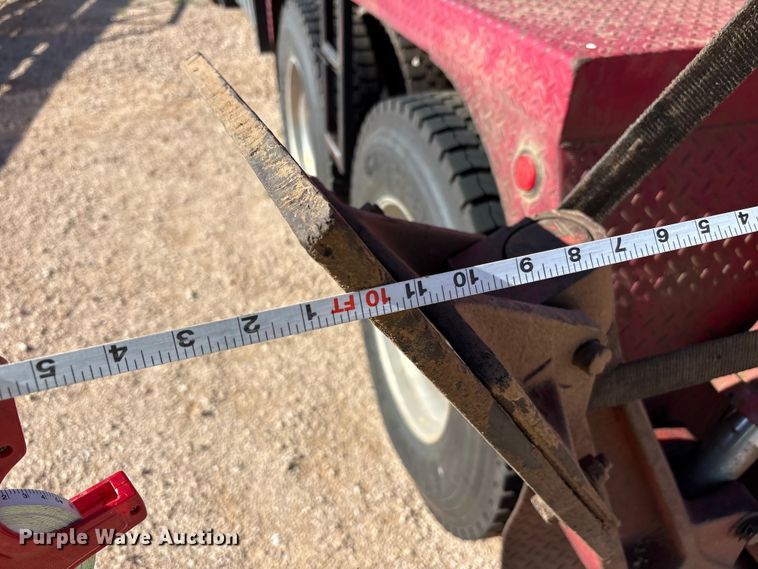 image for item YA3661 2013 Mack GU713 drilling rig truck