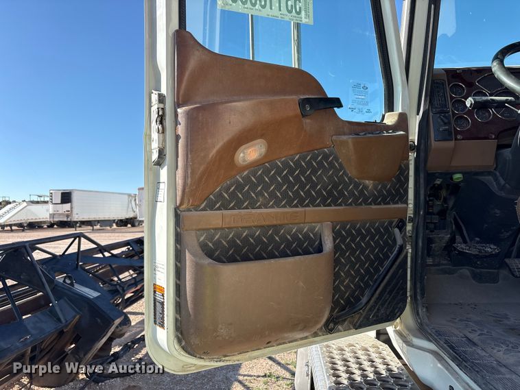 image for item YA3661 2013 Mack GU713 drilling rig truck