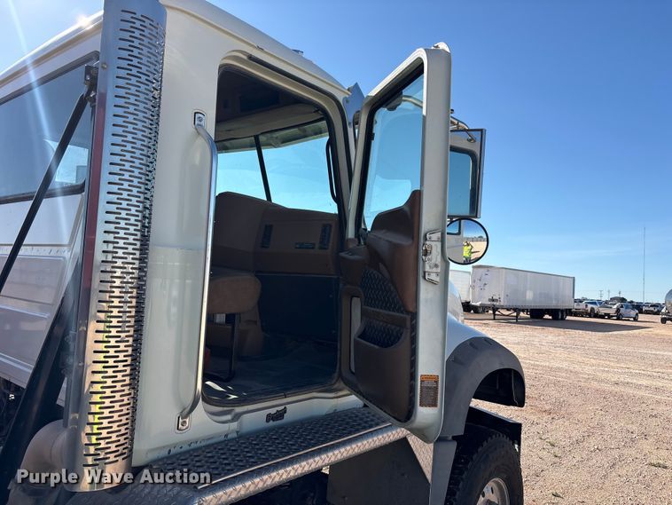image for item YA3661 2013 Mack GU713 drilling rig truck