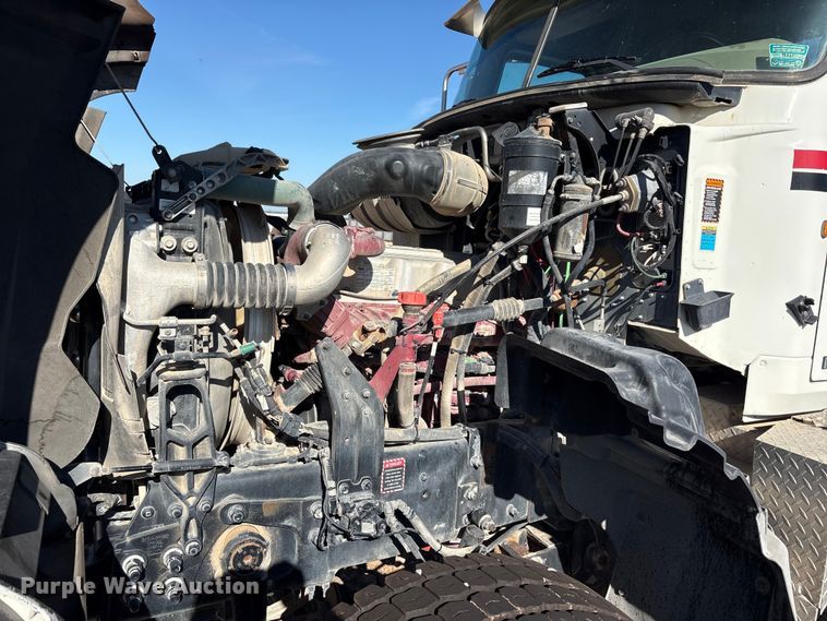 image for item YA3661 2013 Mack GU713 drilling rig truck