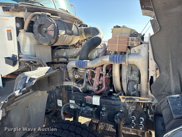 image for item YA3661 2013 Mack GU713 drilling rig truck