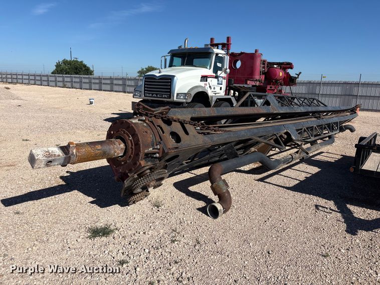 image for item YA3661 2013 Mack GU713 drilling rig truck