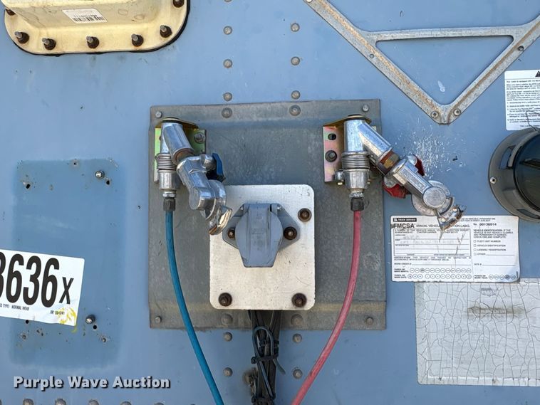image for item YA3756 2015 Wabash  dry van trailer