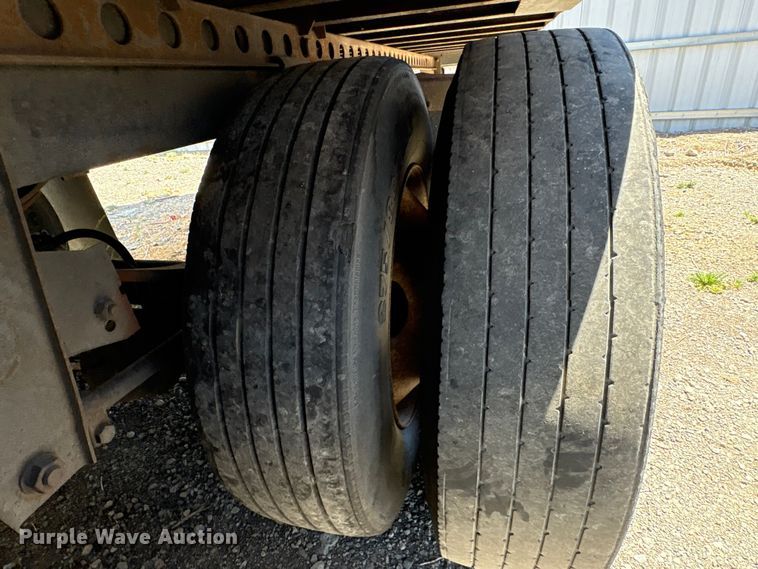 image for item YA3757 2015 Wabash dry van trailer