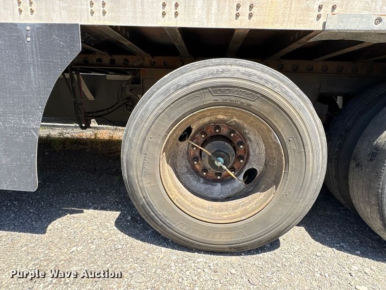 image for item YA3757 2015 Wabash dry van trailer