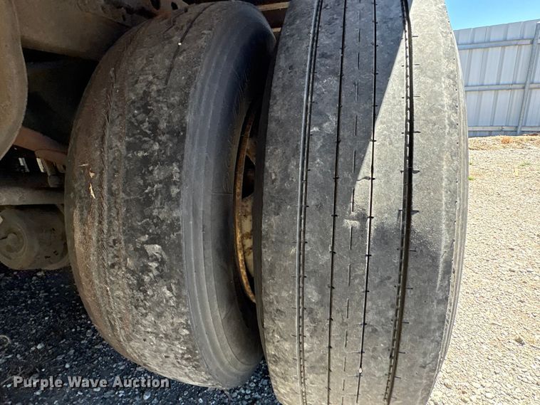image for item YA3757 2015 Wabash dry van trailer