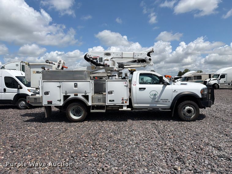 image for item YA3919 2022 RAM 5500HD bucket truck