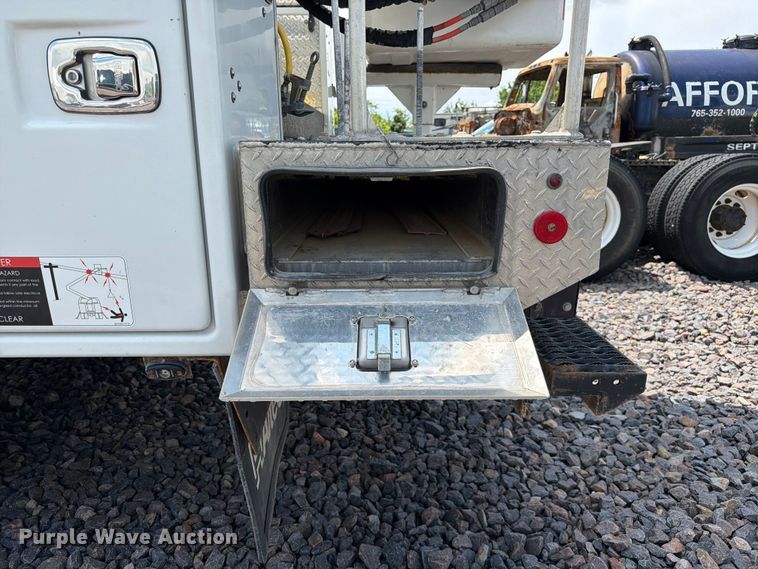 image for item YA3919 2022 RAM 5500HD bucket truck